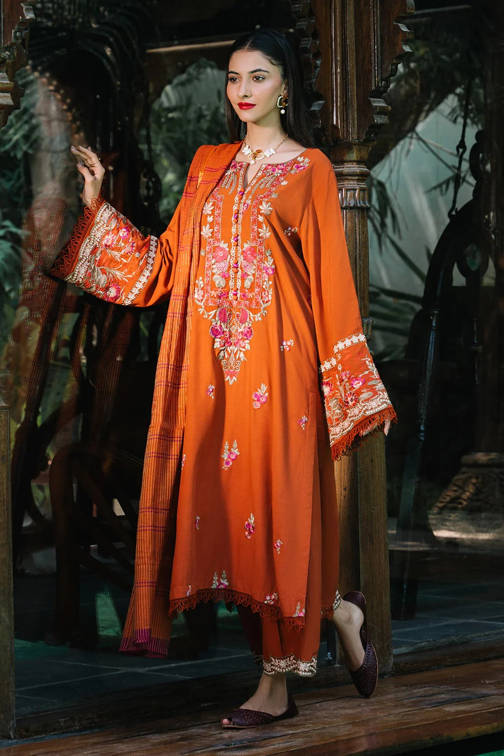 Embroidered Viscose 3pc Suit