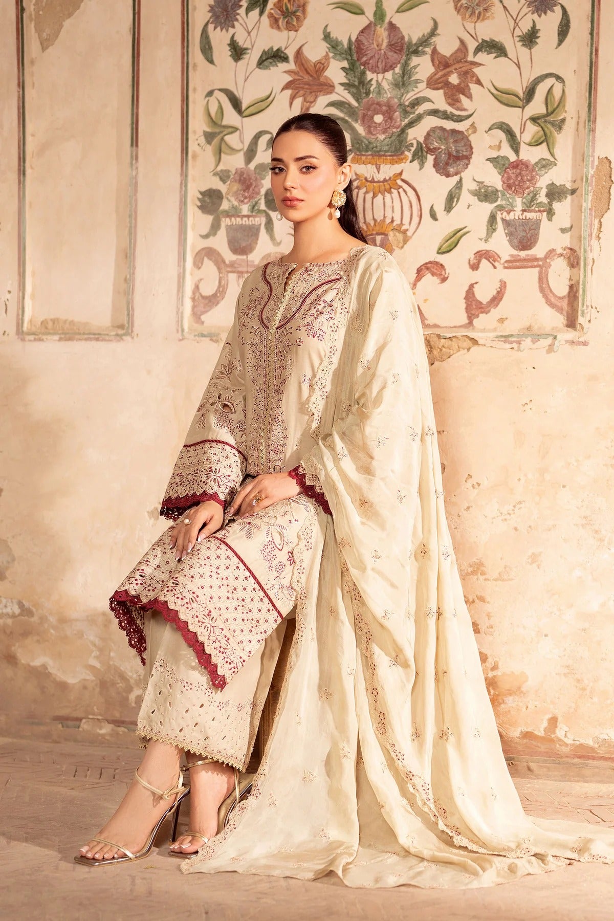 3PC Luxury Lawn - UFAQ
