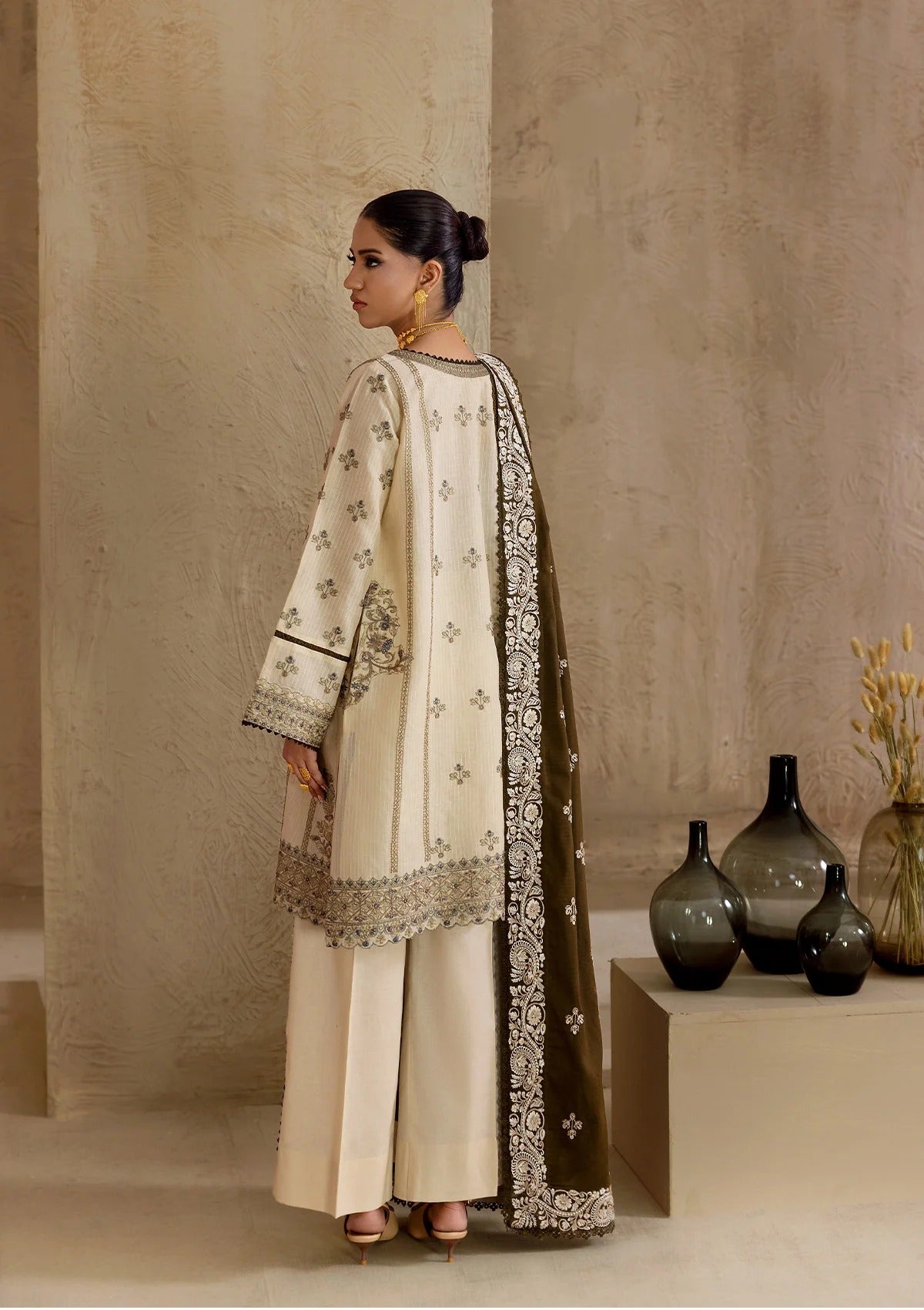 Embroidered Jacquard Lawn Suit - D102