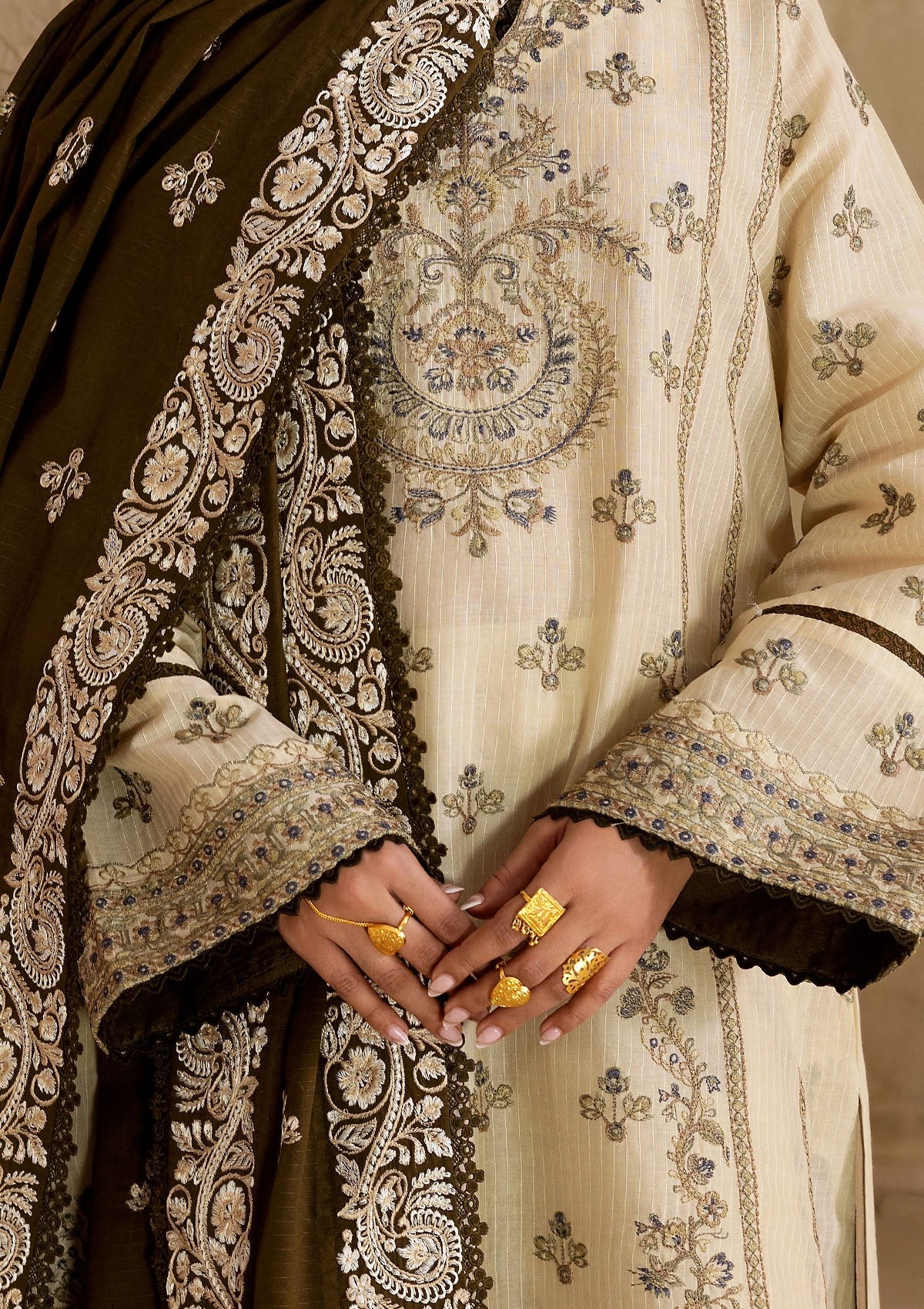 Embroidered Jacquard Lawn Suit - D102