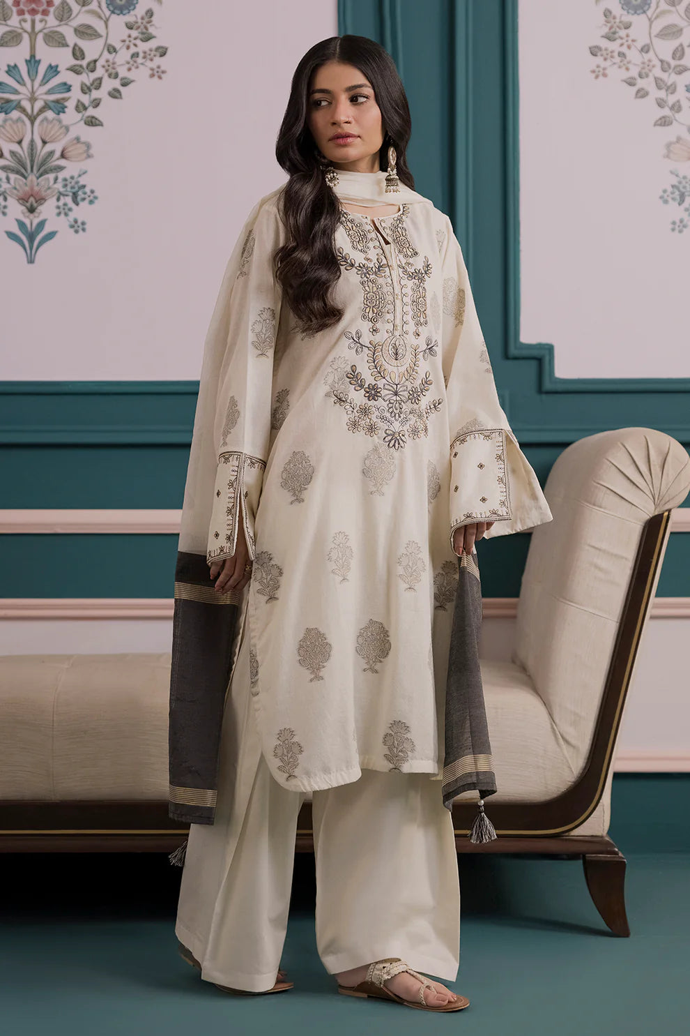 Embroidered Jacquard 3-Piece Suit – Off-White