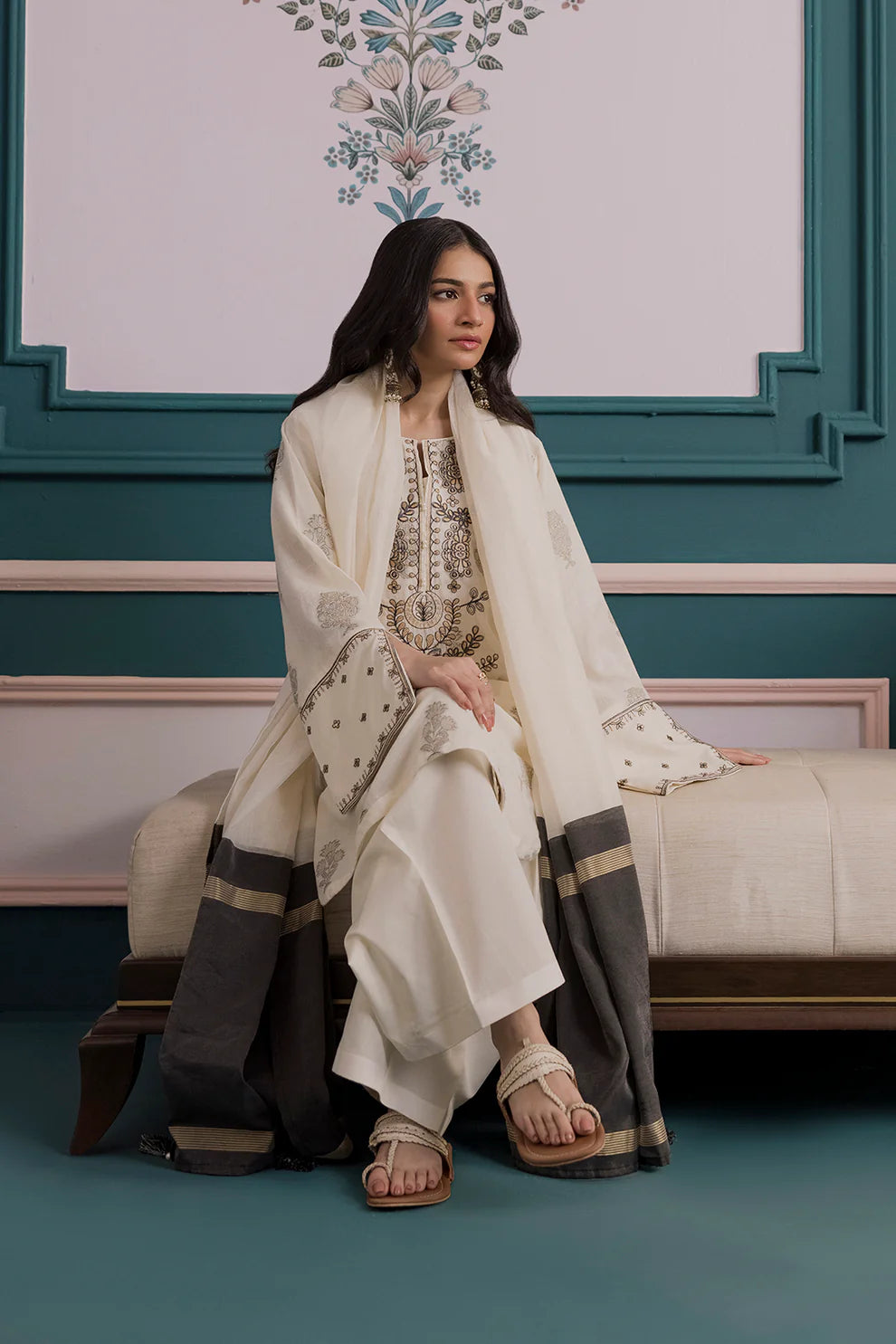 Embroidered Jacquard 3-Piece Suit – Off-White