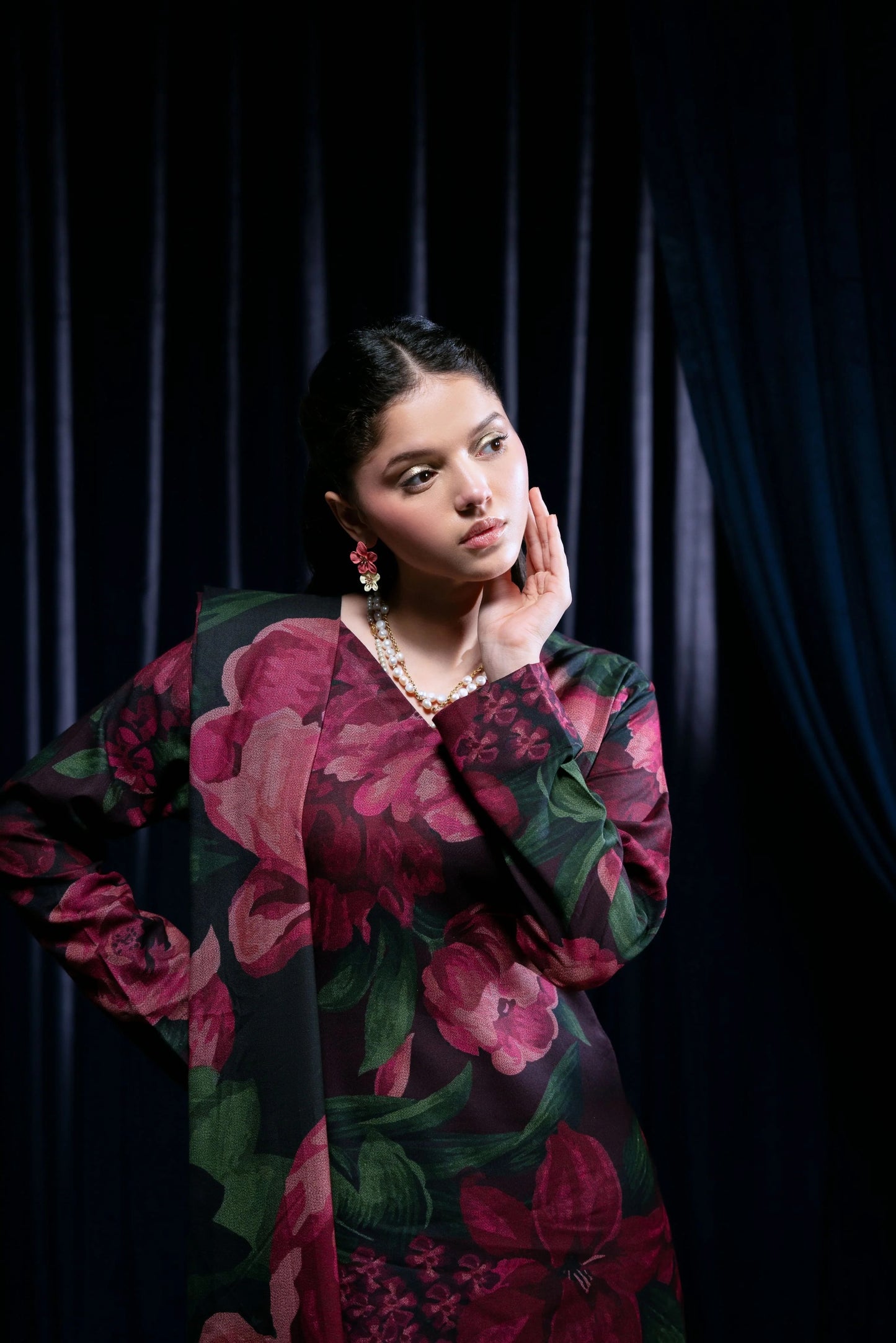 Floral Printed Dhanak Suit - Black