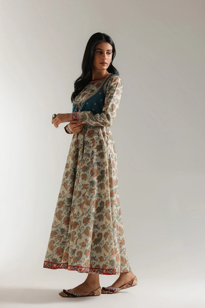 Heirloom Bloom Embroidered Pishwas Set