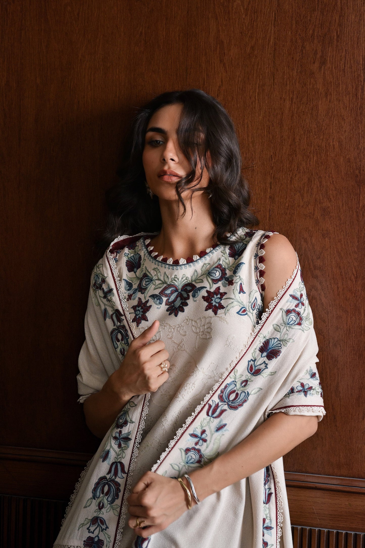 IVORY LUXURY EMBROIDERED KARANDI SET